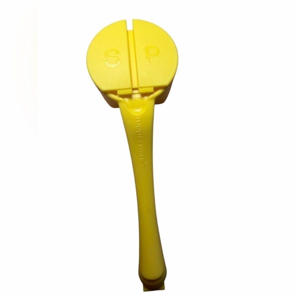 VTG Tupperware Corn Hugger Butter Up,
